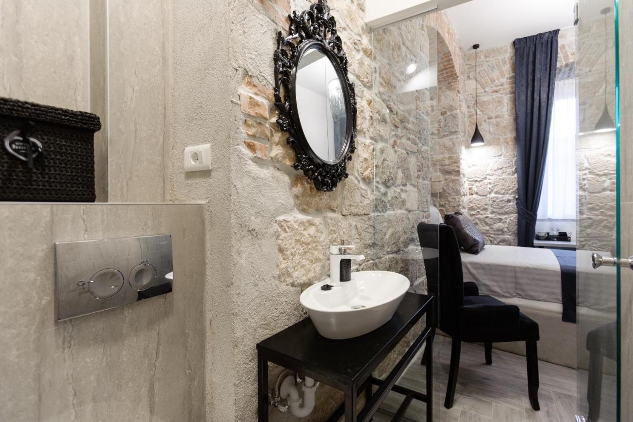 Avangarde Luxury Rooms สปลิท ภายนอก รูปภาพ