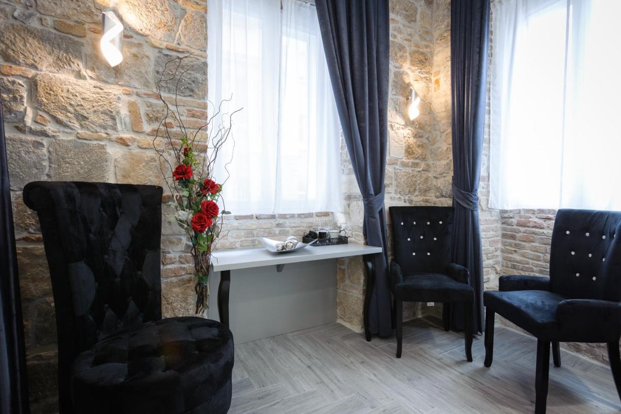 Avangarde Luxury Rooms สปลิท ภายนอก รูปภาพ