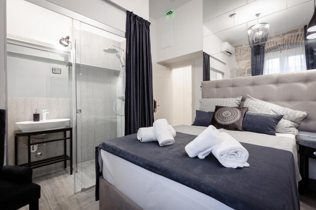 Avangarde Luxury Rooms สปลิท ภายนอก รูปภาพ