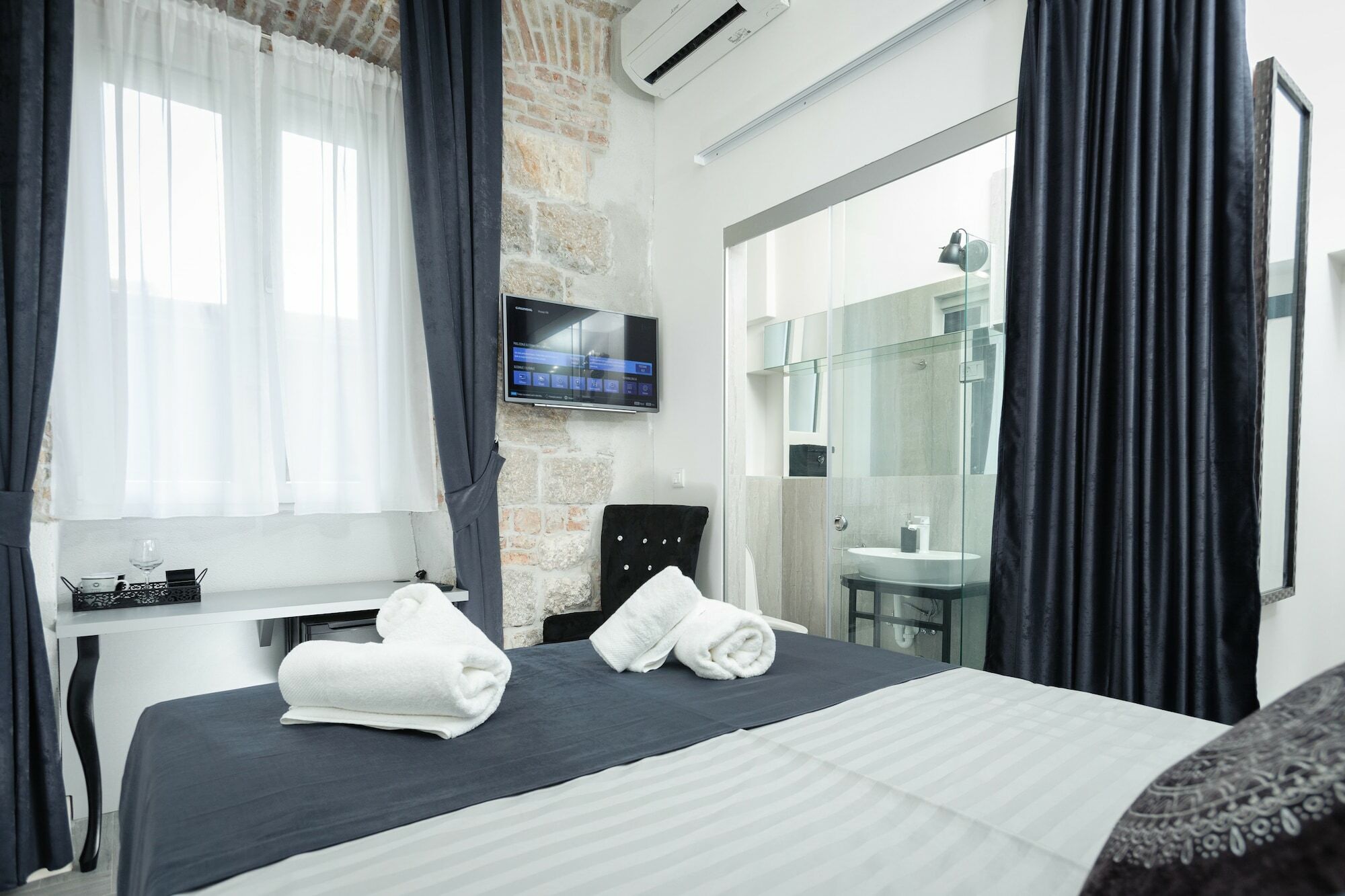 Avangarde Luxury Rooms สปลิท ภายนอก รูปภาพ
