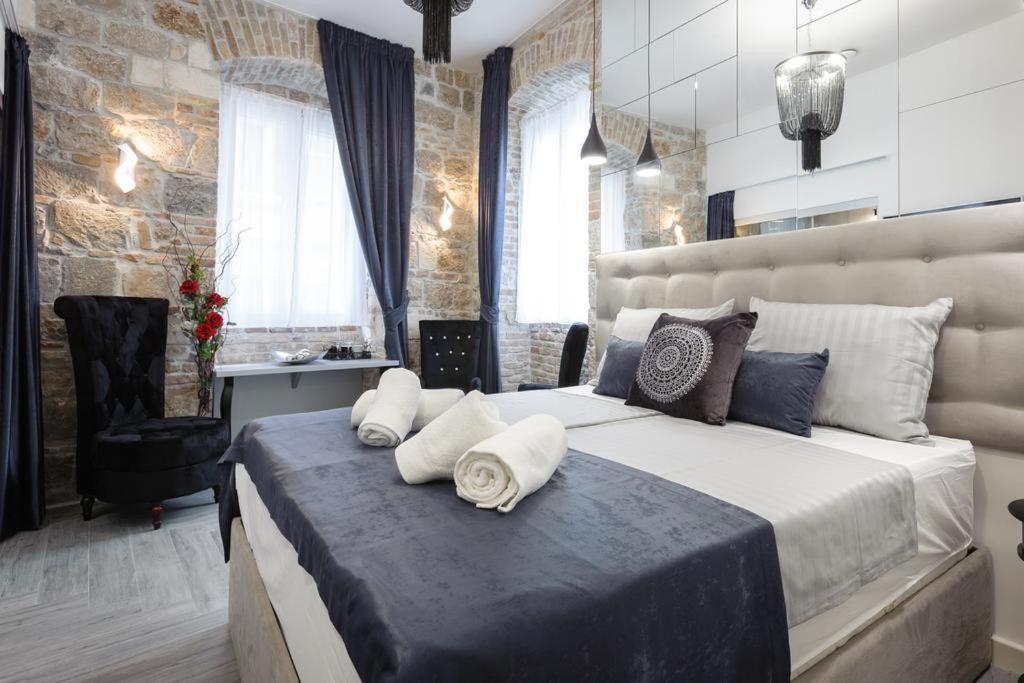 Avangarde Luxury Rooms สปลิท ภายนอก รูปภาพ