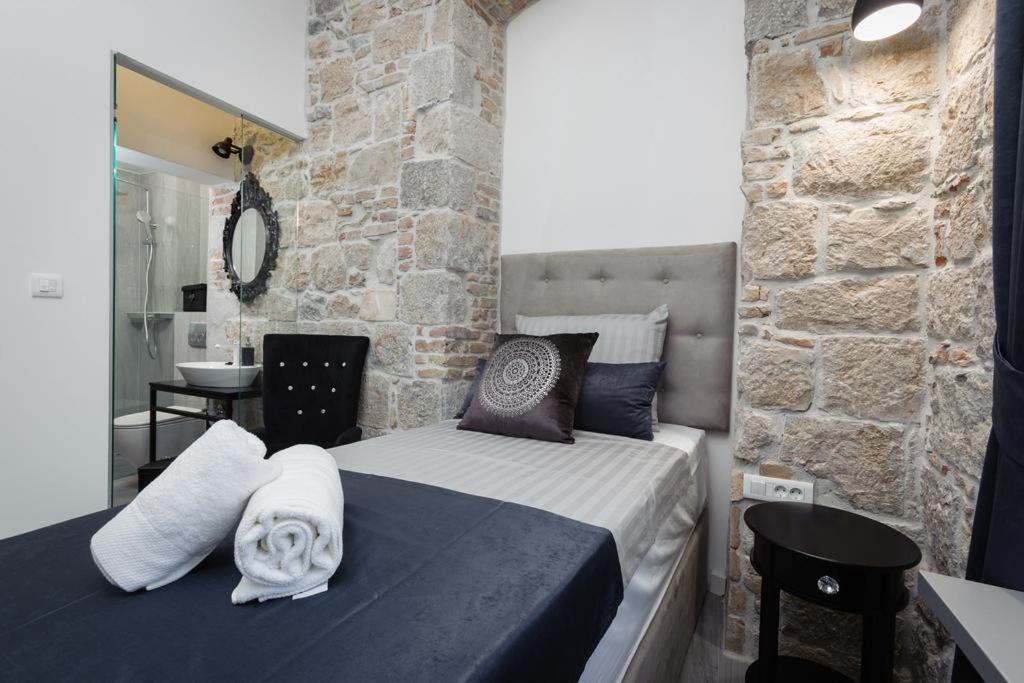 Avangarde Luxury Rooms สปลิท ภายนอก รูปภาพ